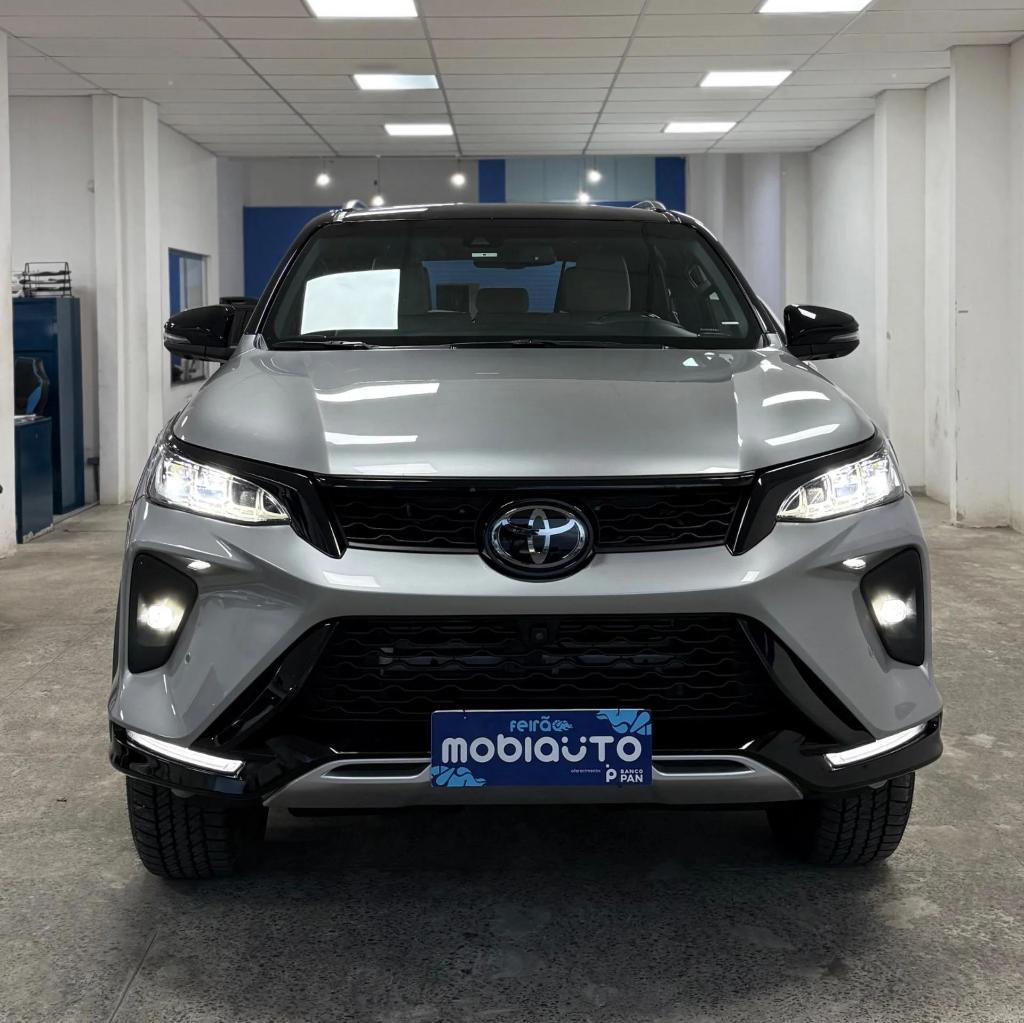 Toyota Hilux Sw4 4X4 2.8 DIESEL 2024