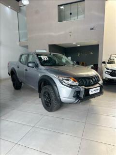 Foto do veículo Mitsubishi L200 2.4 D Triton Outdoor Glx 4wd