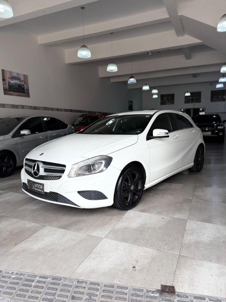 Mercedes-Benz A 200 URBAN 1.6 2014