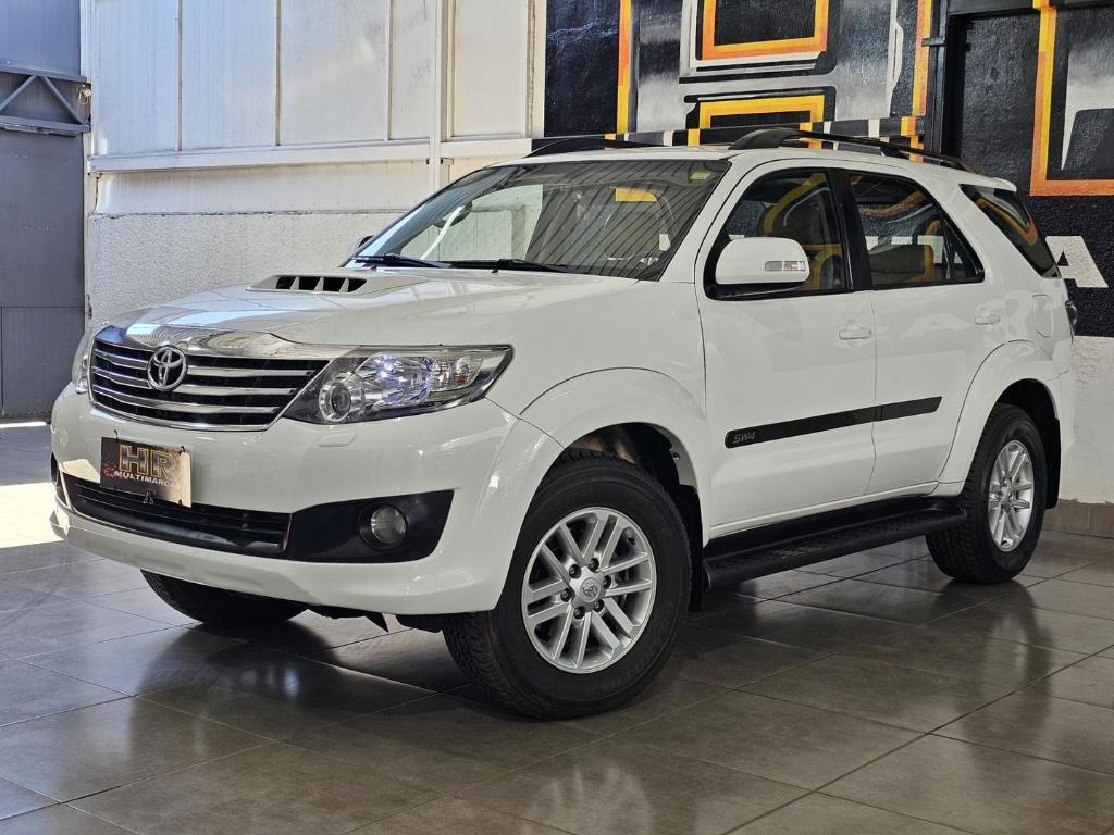 Toyota Hilux Sw4 3.0 Tdi Srv 5l Auto 4wd 2015