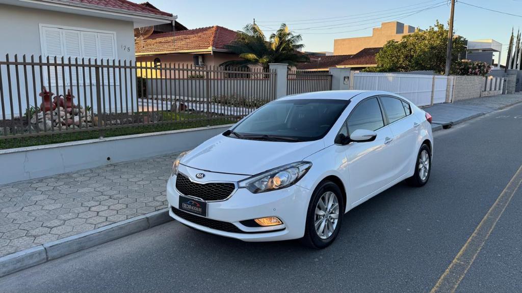 KIA Cerato 1.6 SX 16V FLEX 4P AUTOMÁTICO 2015