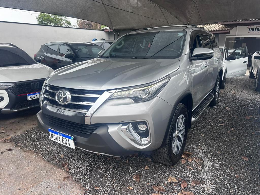 Toyota Hilux Sw4 SRX 4X4 2.8 TDI 16V DIES. AUT. 2018
