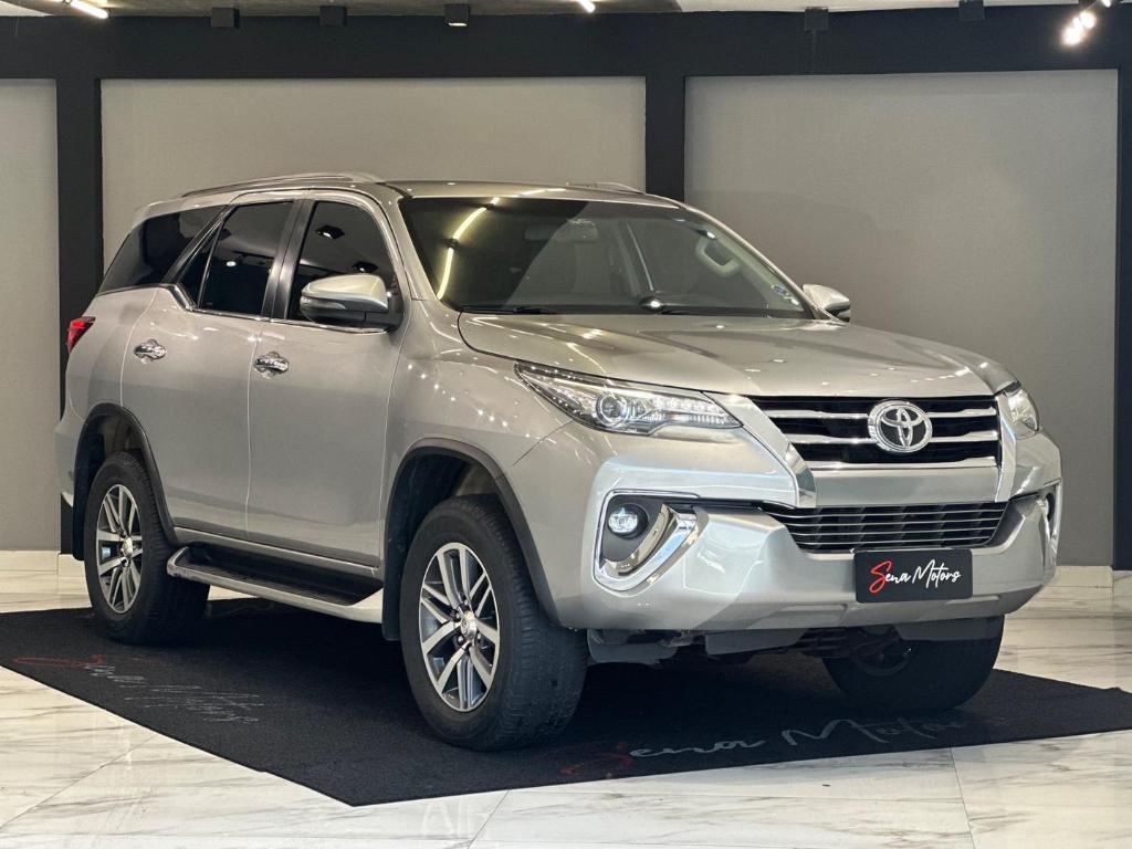 Toyota Sw4 Hilux SW4 SRX 4x4 2.8 TDI 16V Dies. Aut. 2019