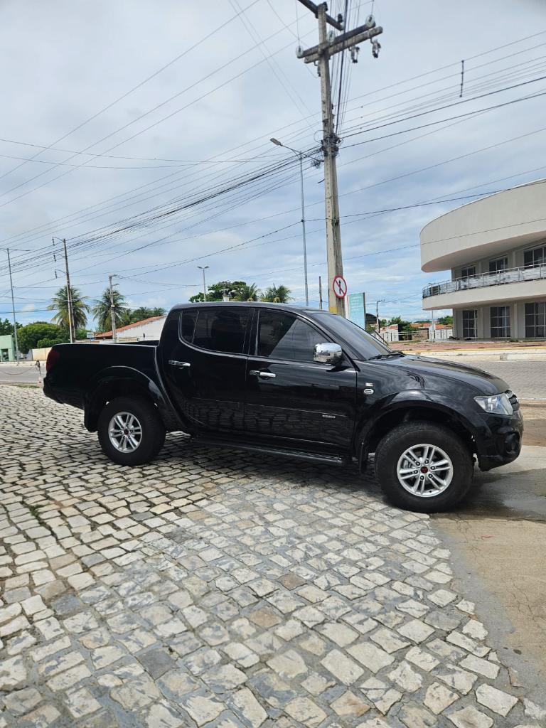 Mitsubishi L200 2015