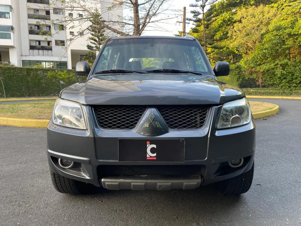 Mitsubishi Pajero 2.0 FLEX 16V 4X2 AUT. 2014