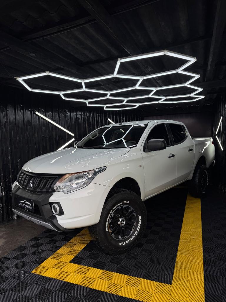 Mitsubishi L200 2.4 D Triton Gl 4wd 2022