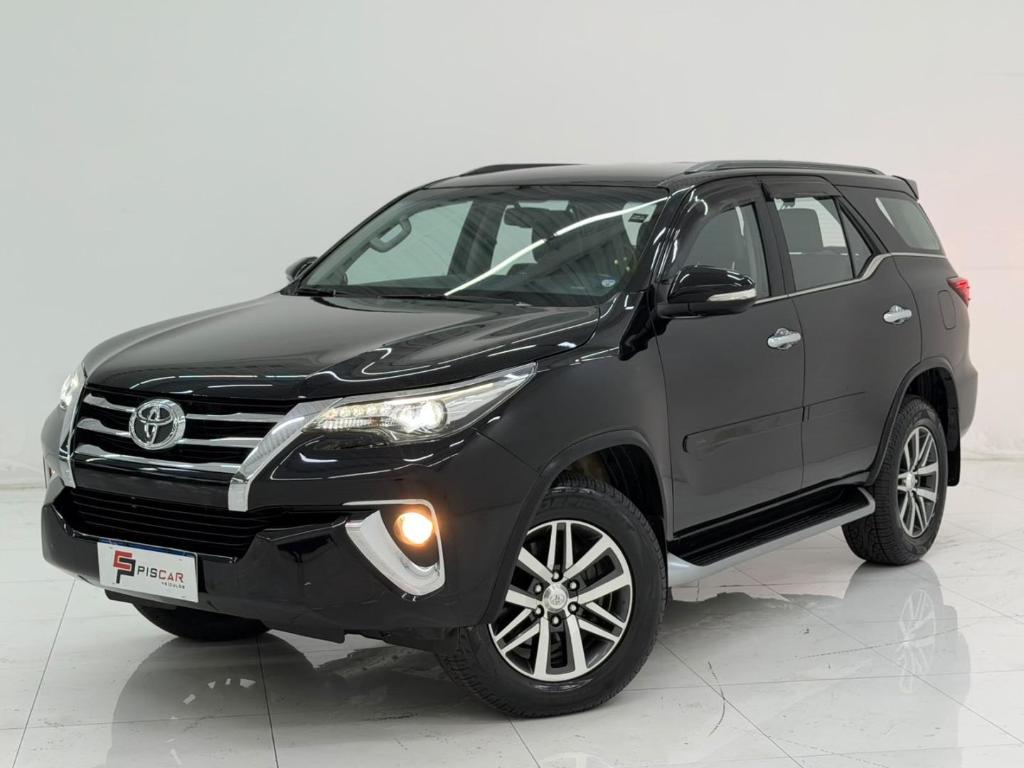 Toyota Hilux Sw4 Hilux SW4 SRX 4x4 2.8 TDI 16V Dies. Aut. 2017