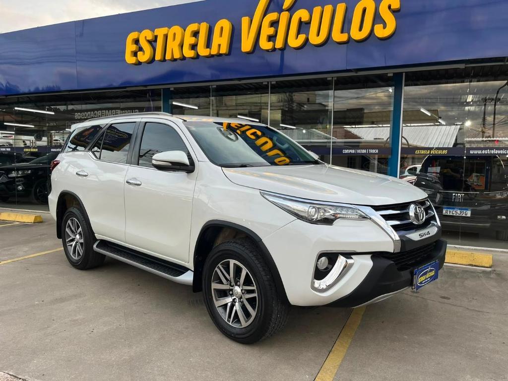 Toyota Sw4 Hilux SW4 SRX 4x4 2.8 TDI 16V Dies. Aut. 2016
