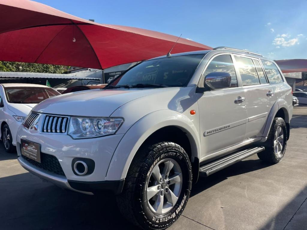 Mitsubishi Pajero 2013