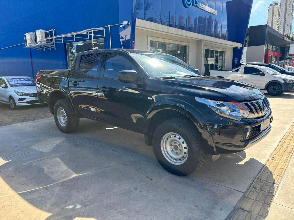 Mitsubishi L200 2025