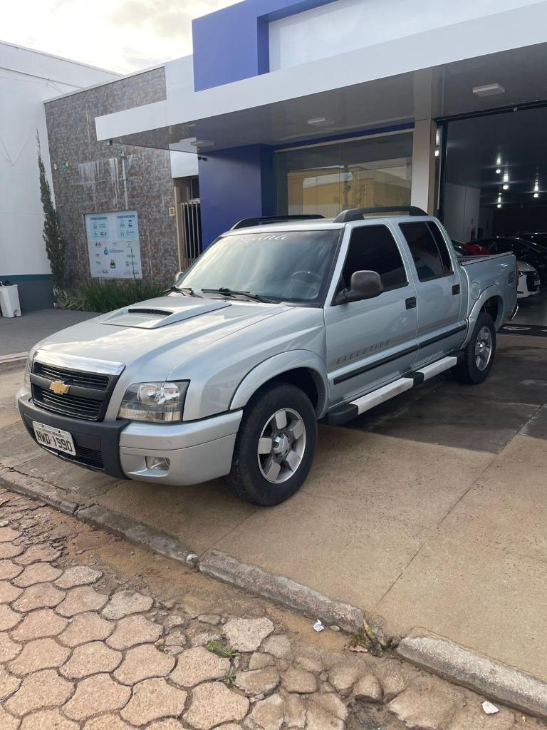 Chevrolet S-10 2.4 Flexpower 4x2 Executive Cabine Dupla