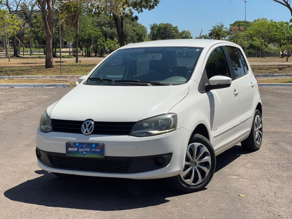 Volkswagen Fox Fox BLUEMOTION 1.0 Mi Total Flex 12V 5p 2014