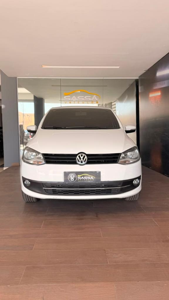 Volkswagen Fox 1.0 Tec Total Flex 2014