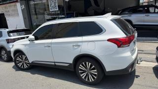 Foto do veículo Mitsubishi Outlander Hpe-s 3.0 V6 4x4 5p Aut.