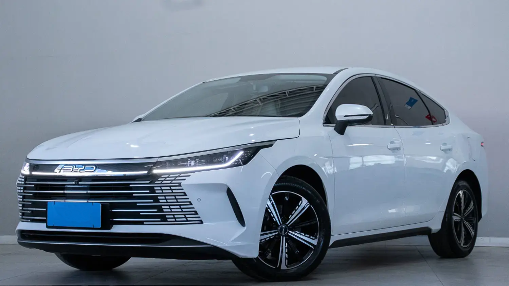 BYD King 1.5 DM-I PHEV GS AUTOMÁTICO 2025