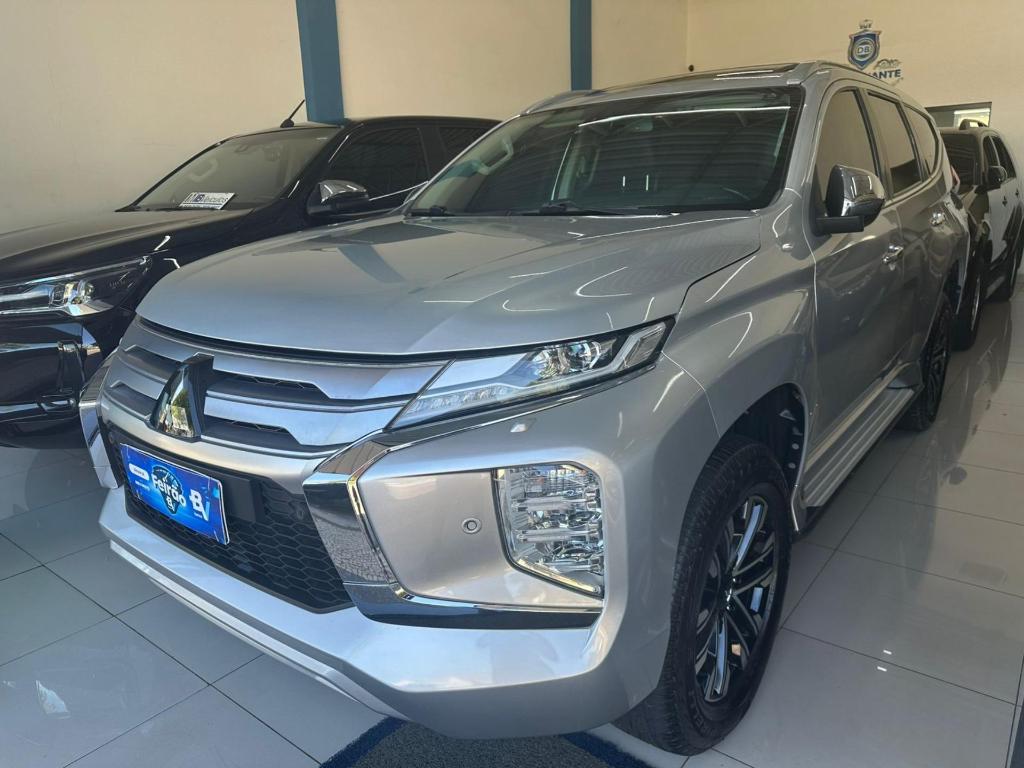 Mitsubishi Pajero 2022