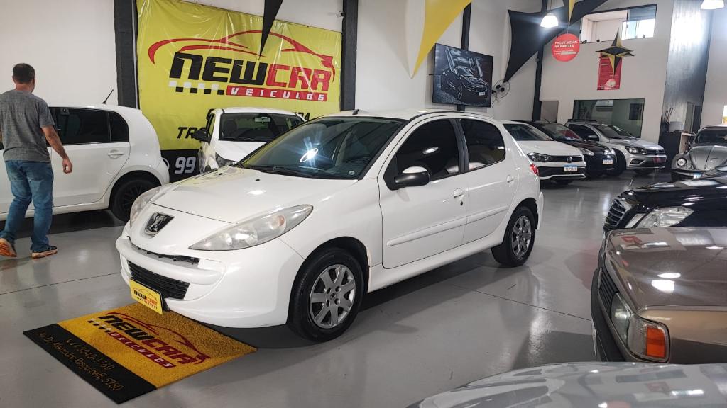 Peugeot 207 ACTIVE 1.4 8V FLEX 4P 2014