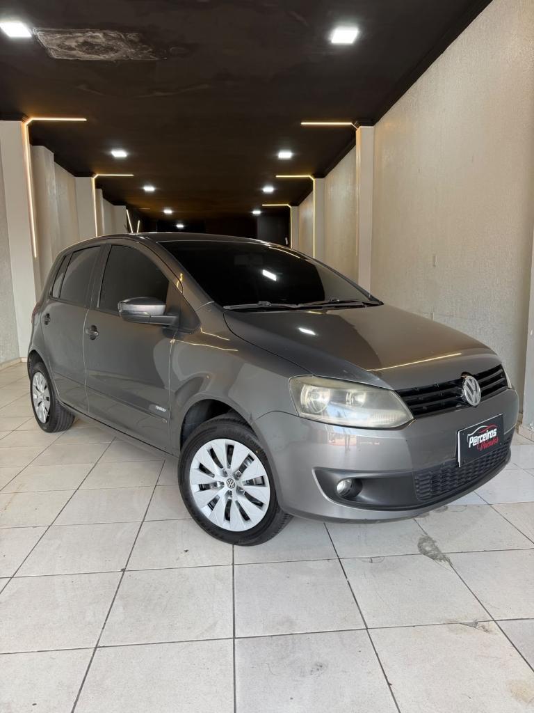 Volkswagen Fox Fox 1.0 Mi Total Flex 8V 3p 2013