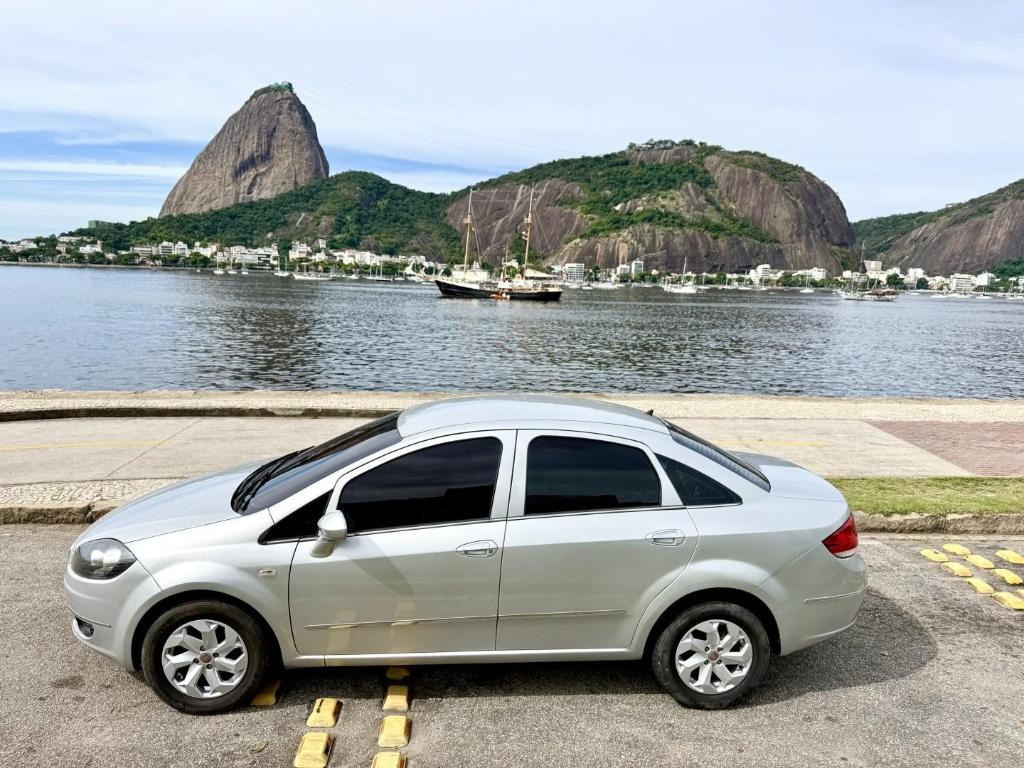 Fiat Linea ESSENCE 1.8 16V DUAL FLEX 2012