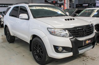 Foto do veículo Toyota Hilux 3.0 Srv 4x4 Cd 16v Turbo Intercooler 4p Automático