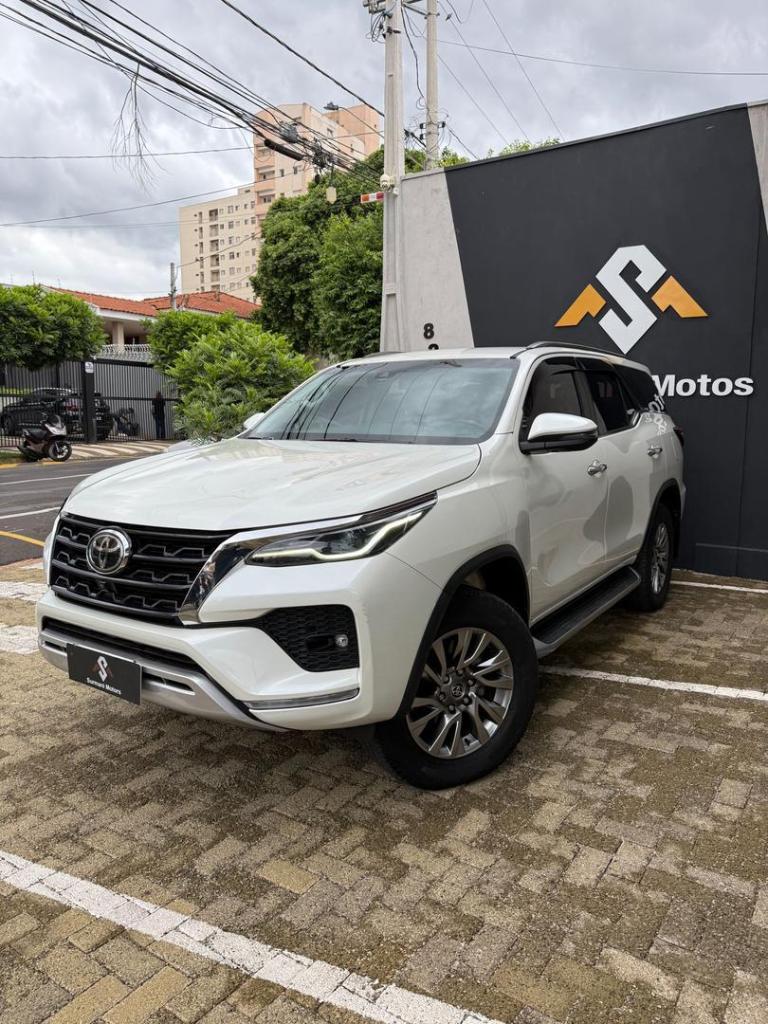 Toyota Hilux Sw4 SRX 4X4 2.8 TDI 16V DIES. AUT. 2022