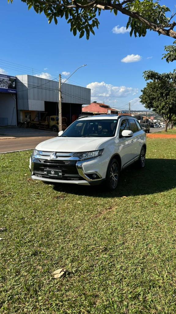 Mitsubishi Outlander OUTLANDER 2.0 16V 160cv Aut. 2016