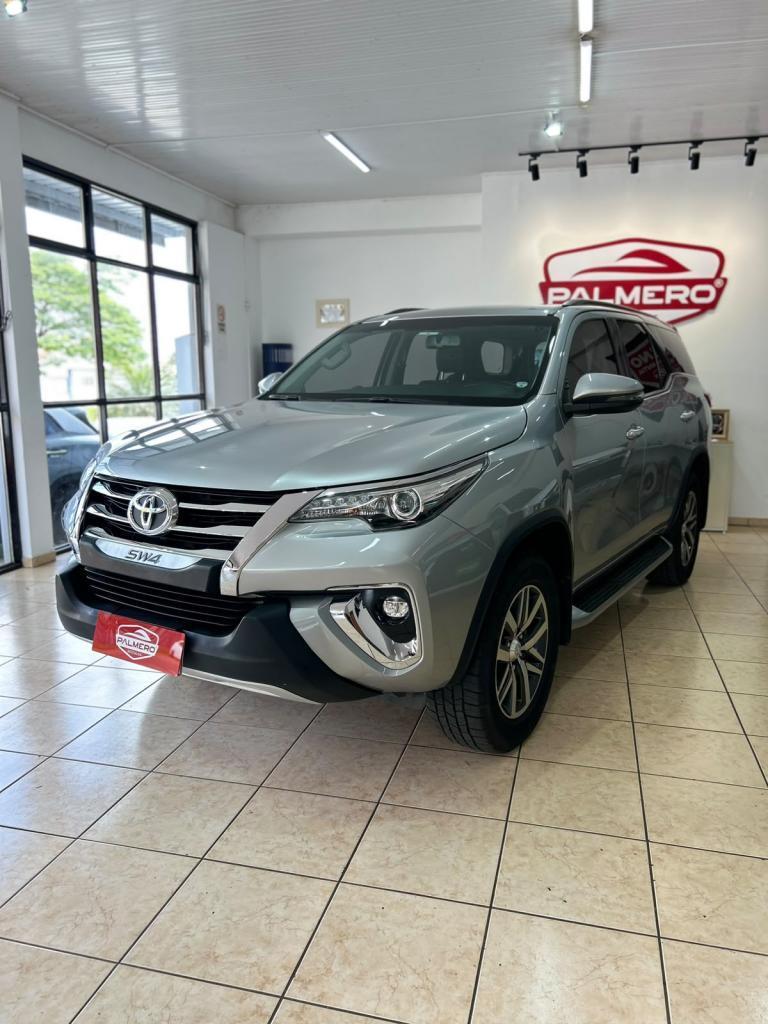 Toyota Hilux Sw4 SRX 4X4 2.8 TDI 16V DIES. AUT. 2018