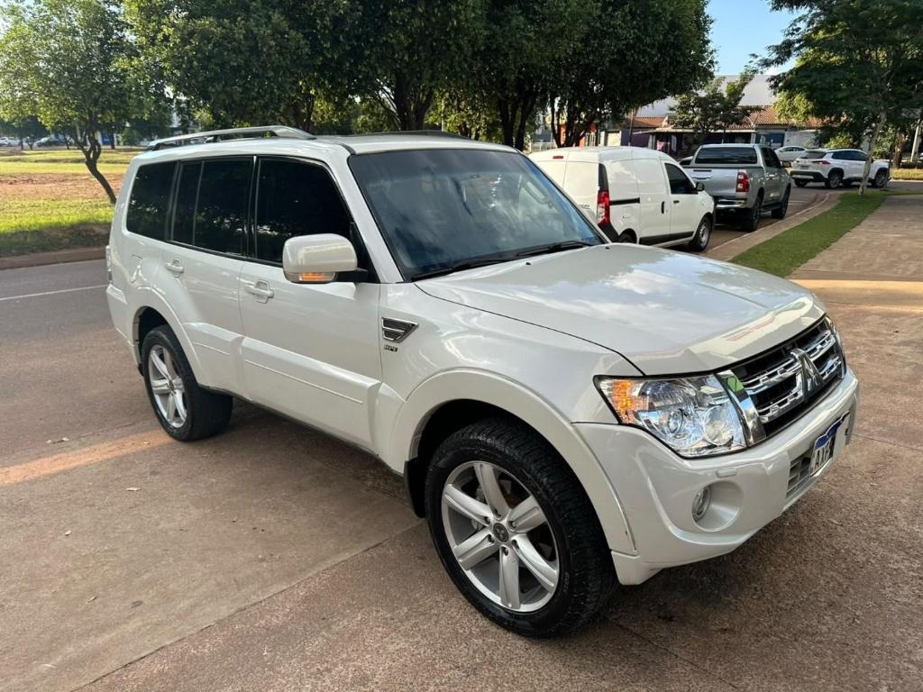 Mitsubishi Pajero 2014