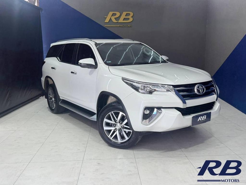Toyota Hilux Sw4 SRX 4X4 2.8 TB 5LUG AT 2018