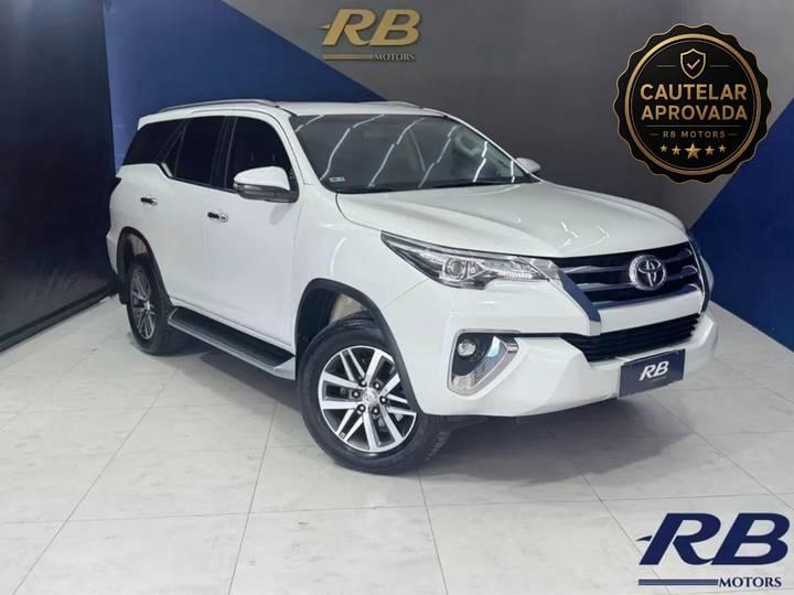 Toyota Hilux Sw4 SRX 4X4 2.8 TB 5LUG AT 2018