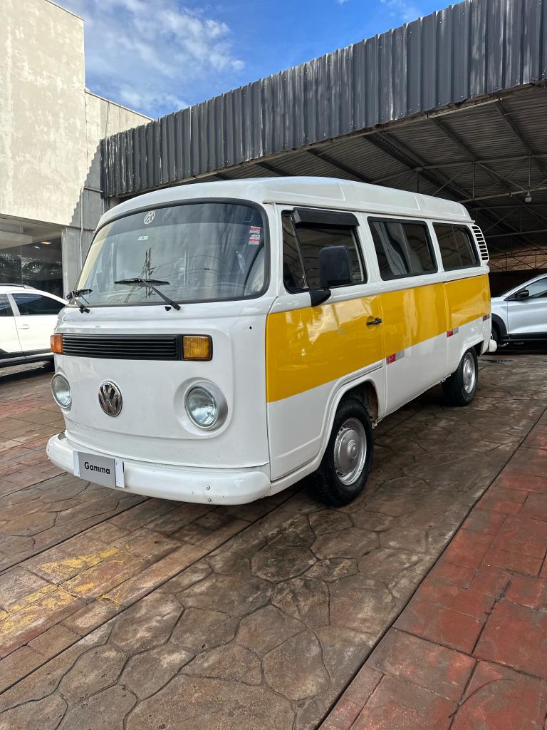 Volkswagen Kombi ESCOLAR 1.6 MPI 2002