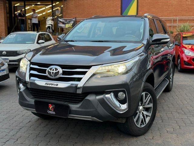 Toyota Hilux Sw4 Hilux SW4 SRX 4x4 2.8 TDI 16V Dies. Aut. 2017