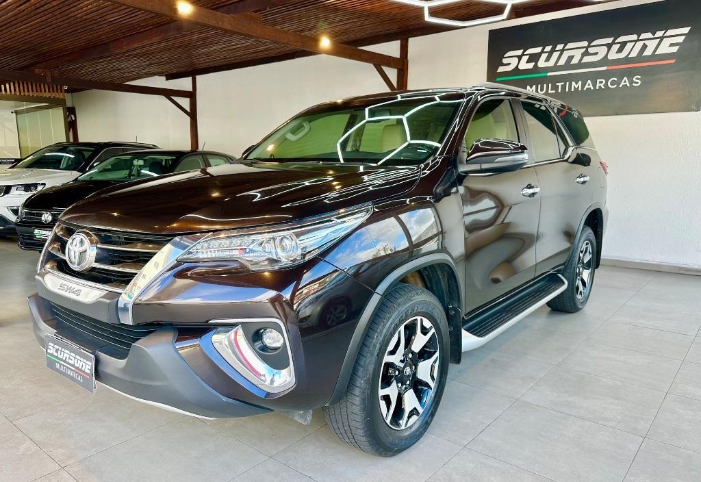 Toyota Hilux Sw4 SRX 4X4 2.8 TB 5LUG AT 2020
