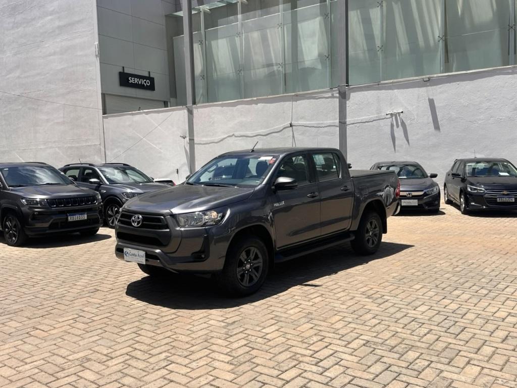 Toyota Hilux Hilux CD SR 4x4 2.8 TDI Diesel Aut. 2025
