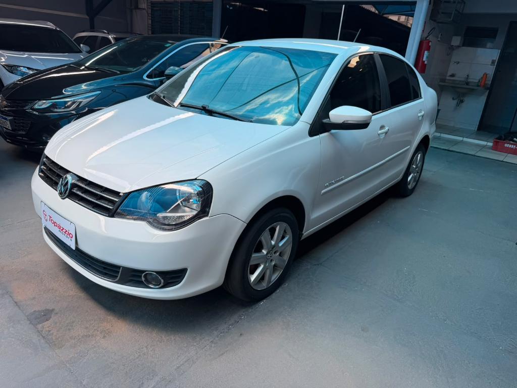 Volkswagen Polo Polo Sed. COMFORT. 1.6 Mi Tot. Flex 8v 2013
