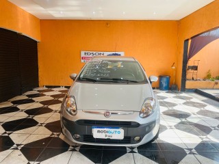Foto do veículo Fiat Punto 1.6 16v Essence