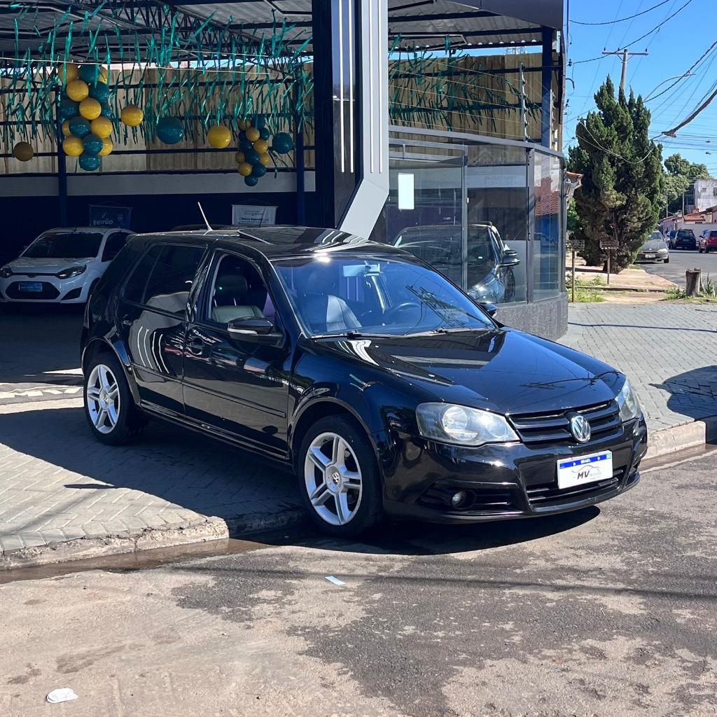 Volkswagen Golf 2.0 Total Flex Black Edition Tiptronic 2012