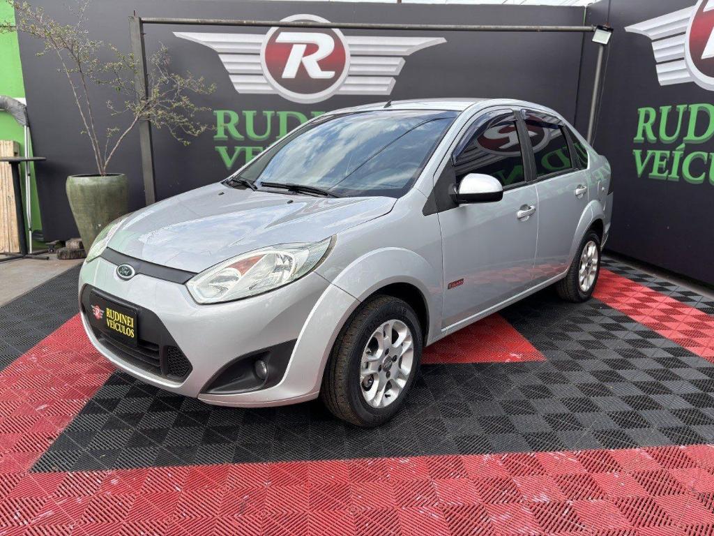 Ford Fiesta 1.6 ROCAM SE PLUS SEDAN 8V FLEX 4P MANUAL 2012