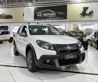 Foto do veículo Renault Sandero Step. R. Curl Hi-power 1.6 8v 5p