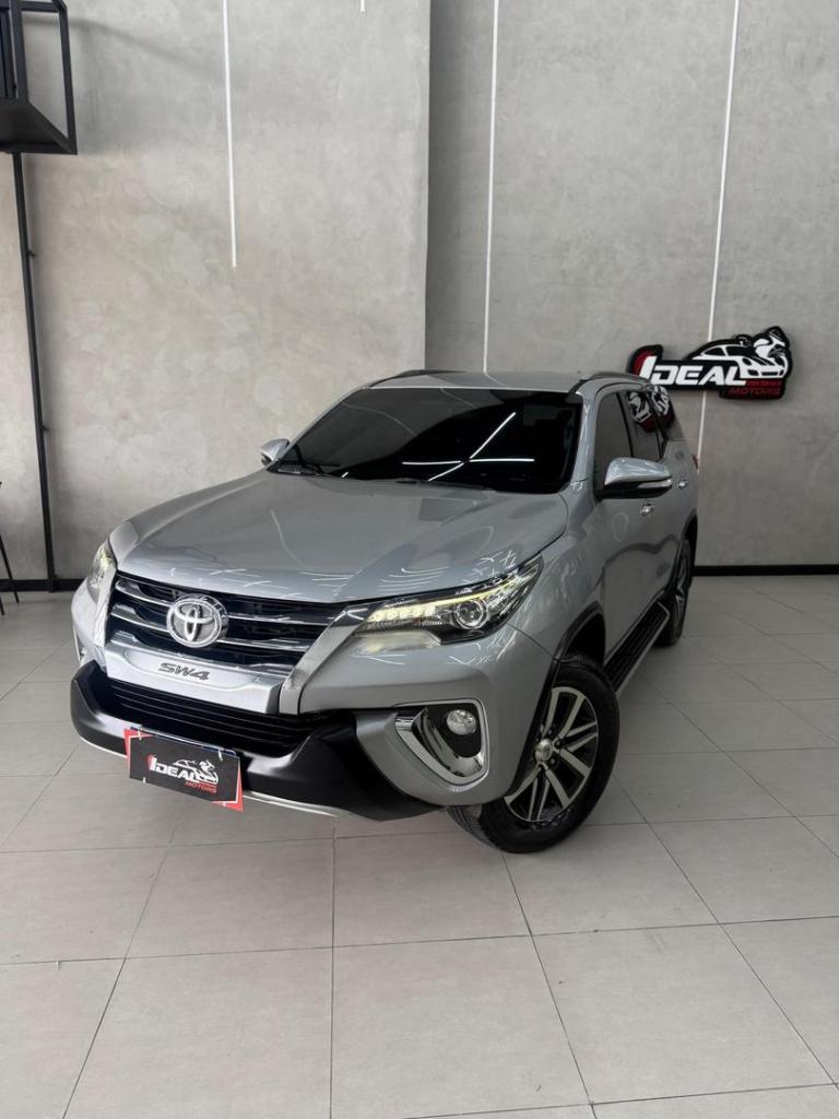 Toyota Hilux Sw4 Hilux SW4 SRX 4x4 2.8 TDI 16V Dies. Aut. 2017