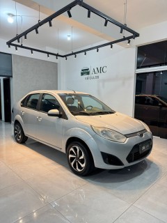 Foto do veículo Ford Fiesta 1.0 Rocam Flex Sedan Se