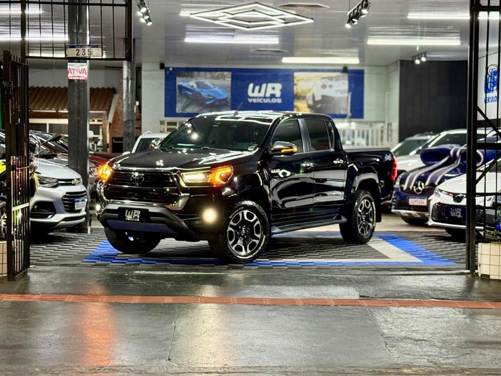 Toyota Hilux 2023 à venda