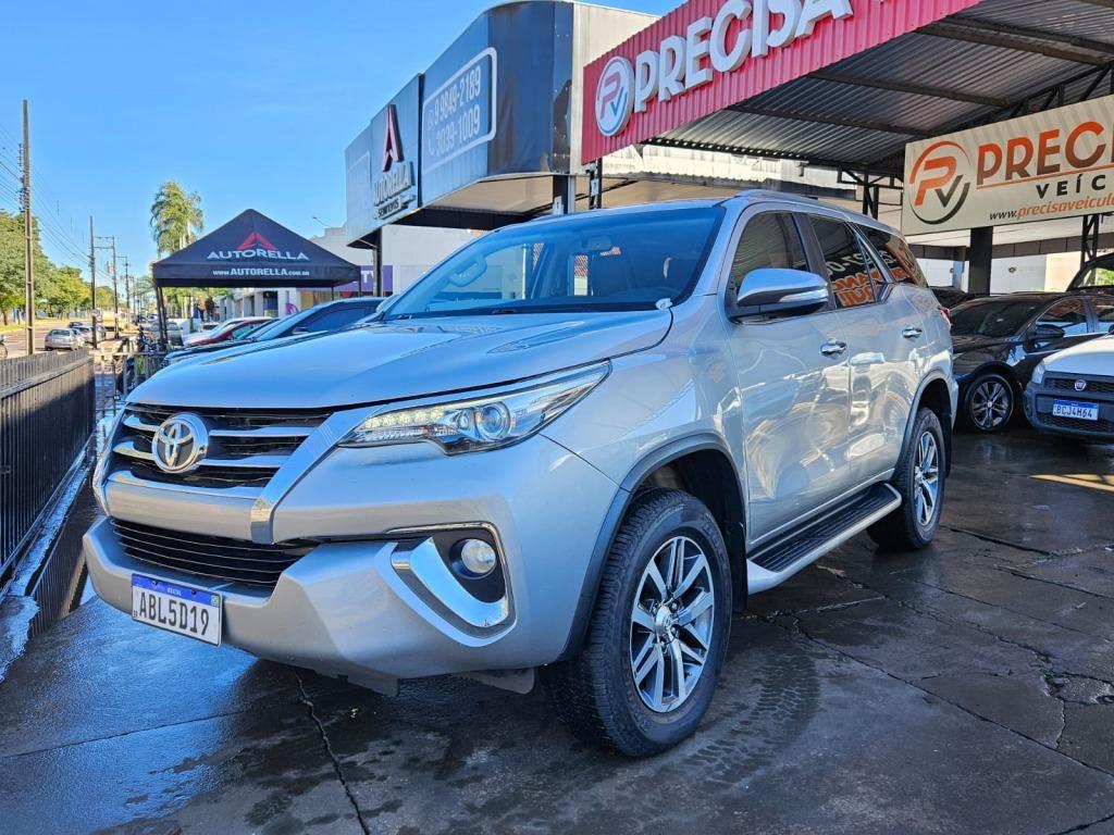Toyota Hilux Sw4 Hilux SW4 SRX 4x4 2.8 TDI 16V Dies. Aut. 2016