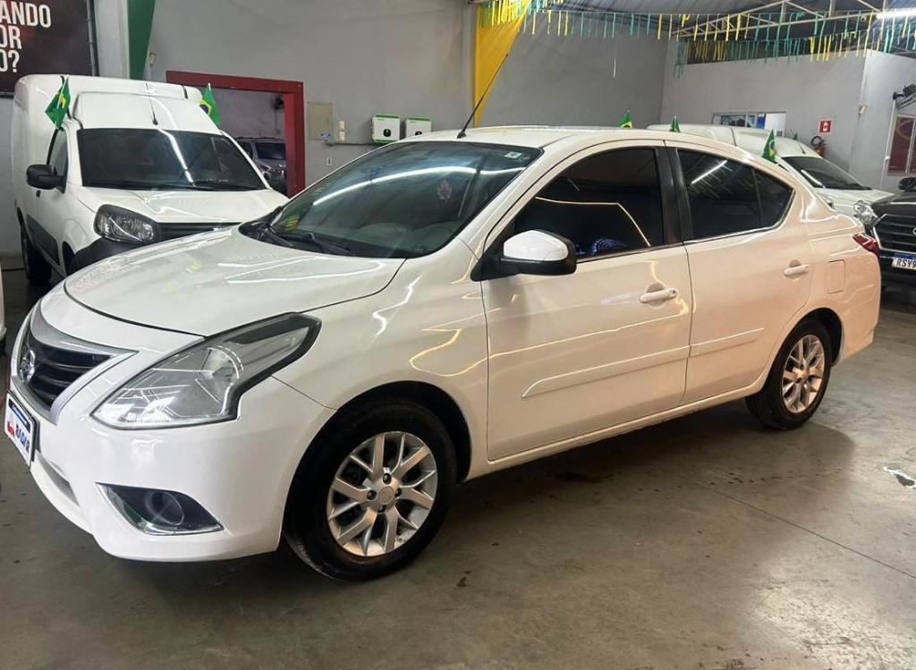 Nissan Versa VERSA SV 1.6 16V FlexStart 4p Aut. 2017