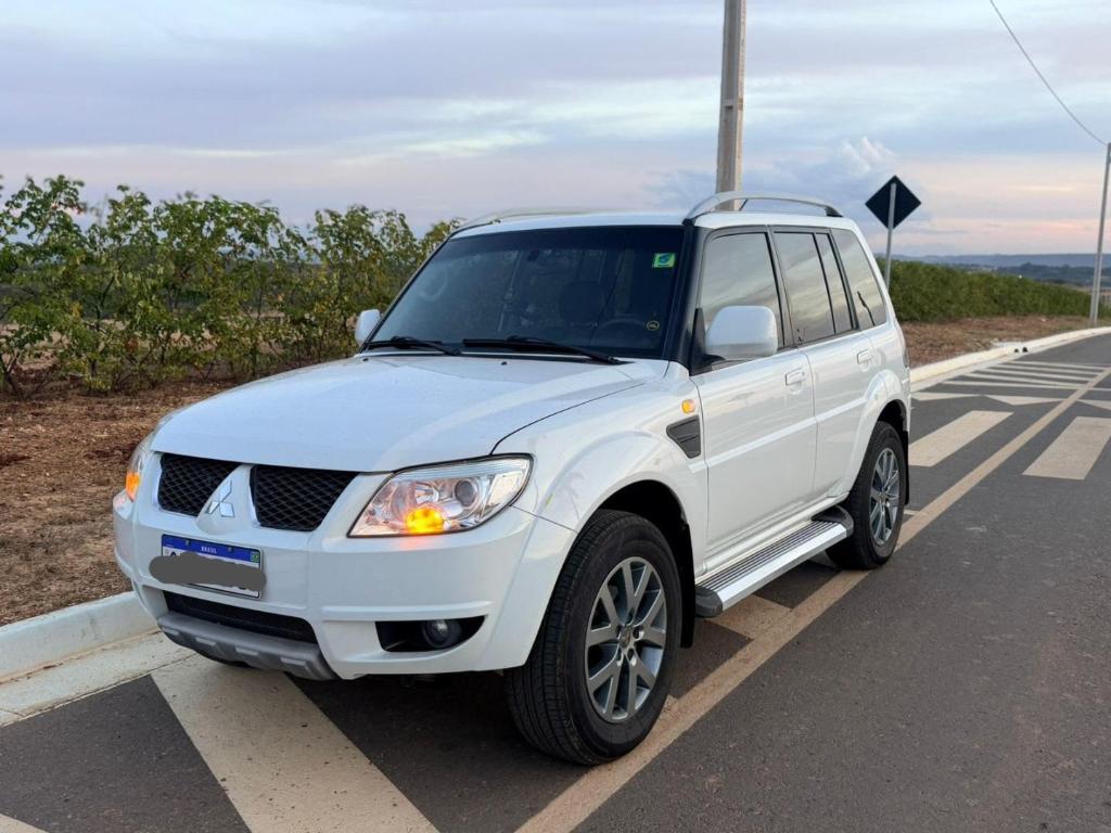 Mitsubishi Pajero Pajero TR4 2.0 Flex 16V 4X2 Aut. 2014