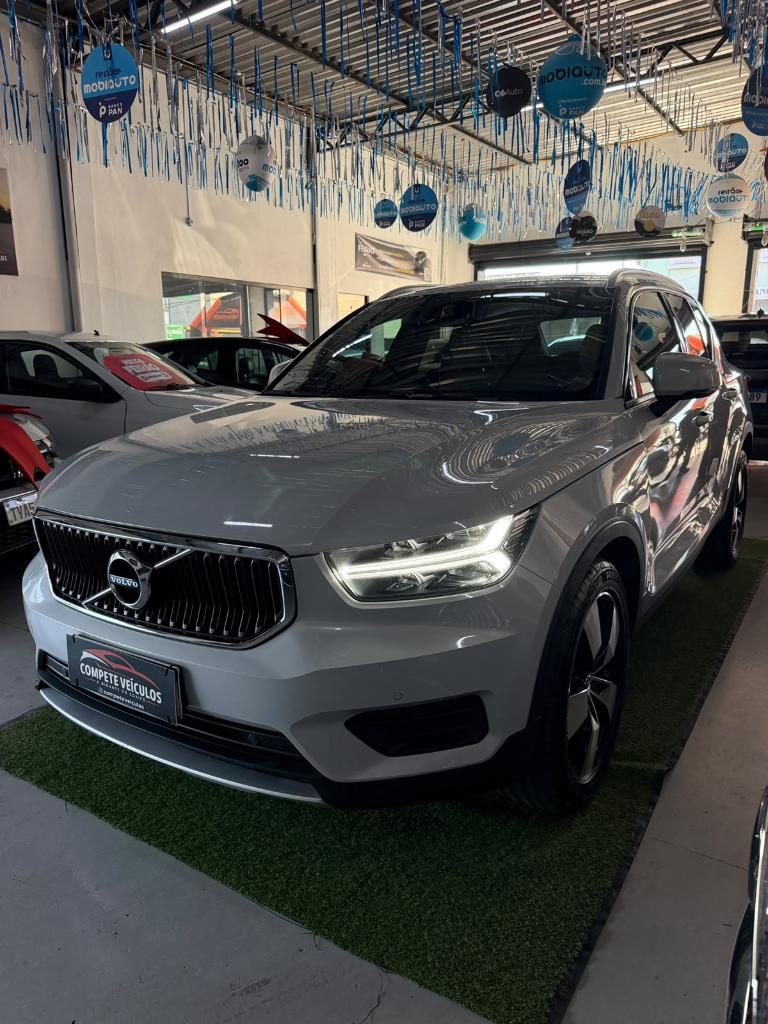 Volvo Xc40 2.0 T4 Momentum Auto - Automática