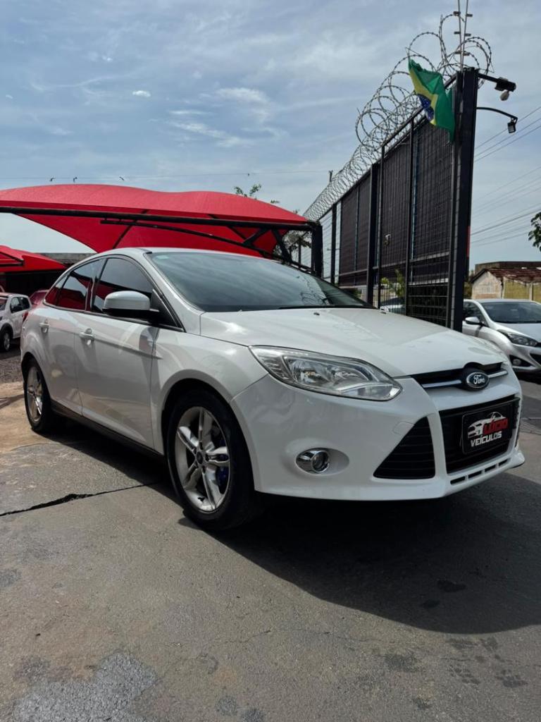 Ford Focus S 1.6 16V POWERSHIFT FLEX 2015