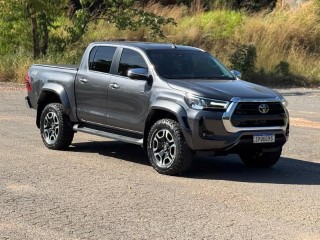 Foto do veículo Toyota Hilux 2.8 4x4 Cd 8v 4p Manual