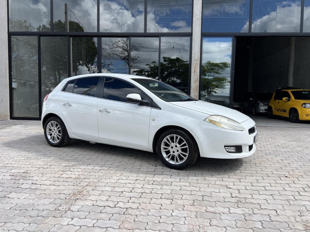 Fiat Bravo ESSENCE 1.8 16V DUALOGIC FLEX 2013