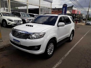 Foto do veículo Toyota Hilux 3.0 Srv 4x4 Cd 16v Turbo Intercooler 4p Automático